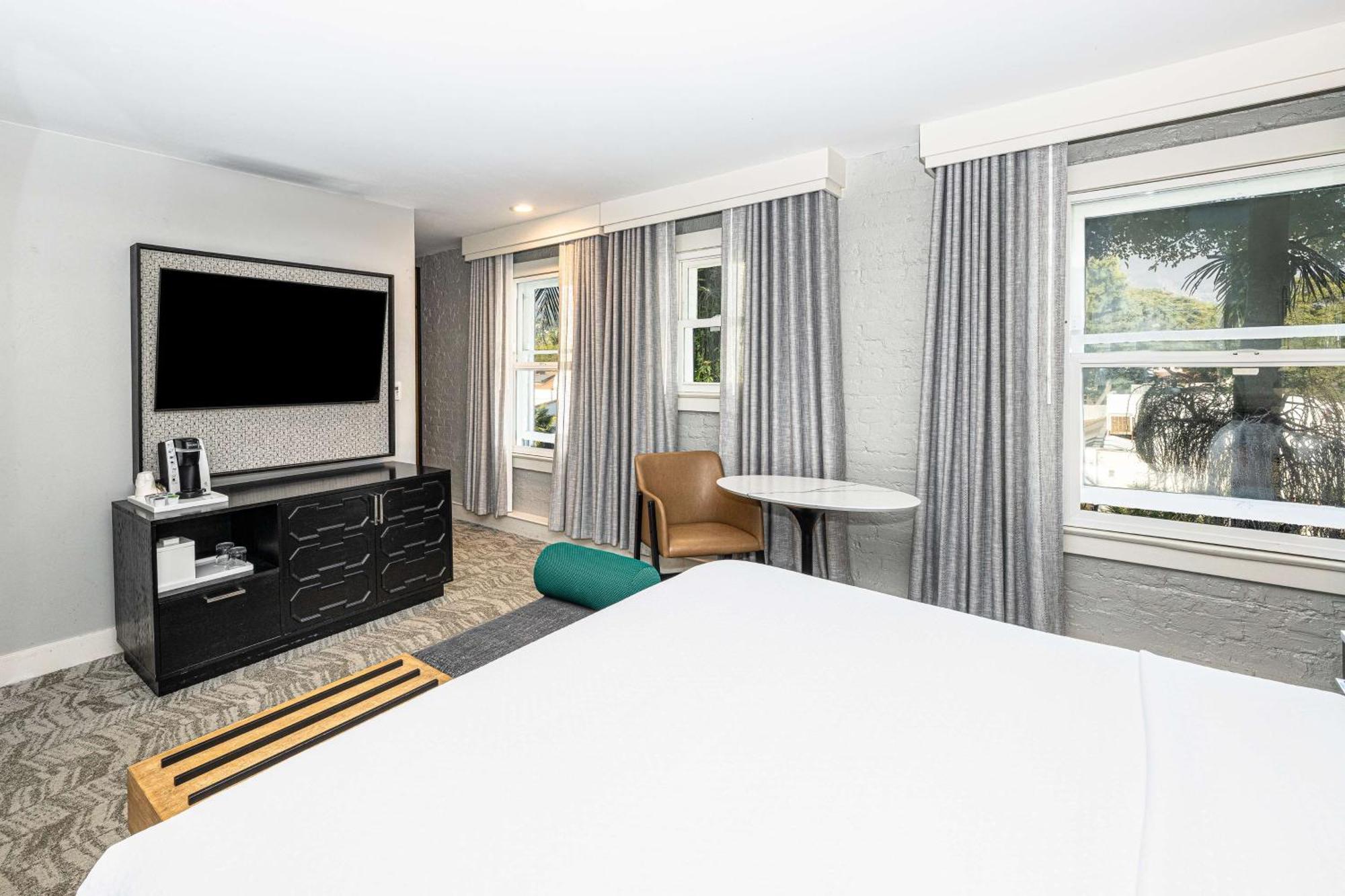 Hotel Virginia Santa Barbara, Tapestry Collection By Hilton Luaran gambar